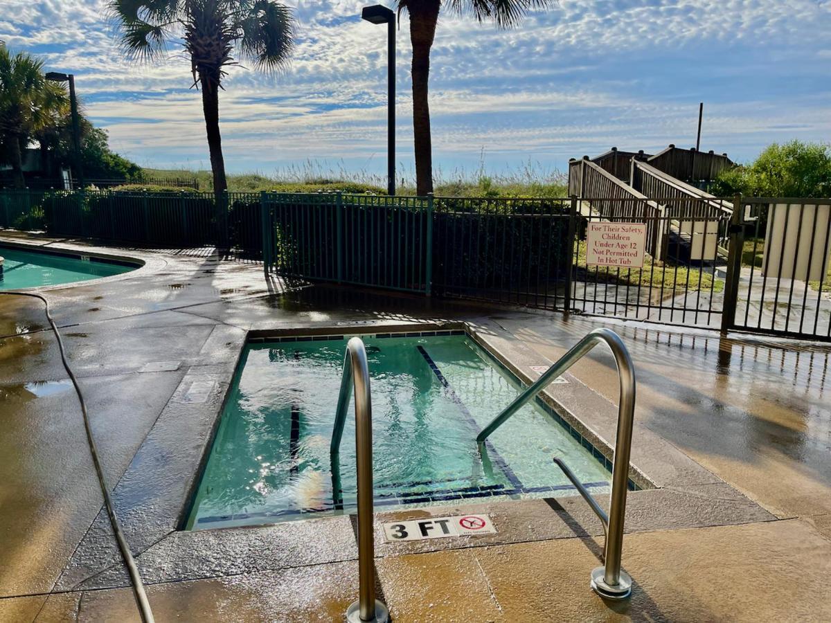Oceanview Condo With Pool, Hot Tub, Balcony, Right On The Beach Myrtle Beach Luaran gambar